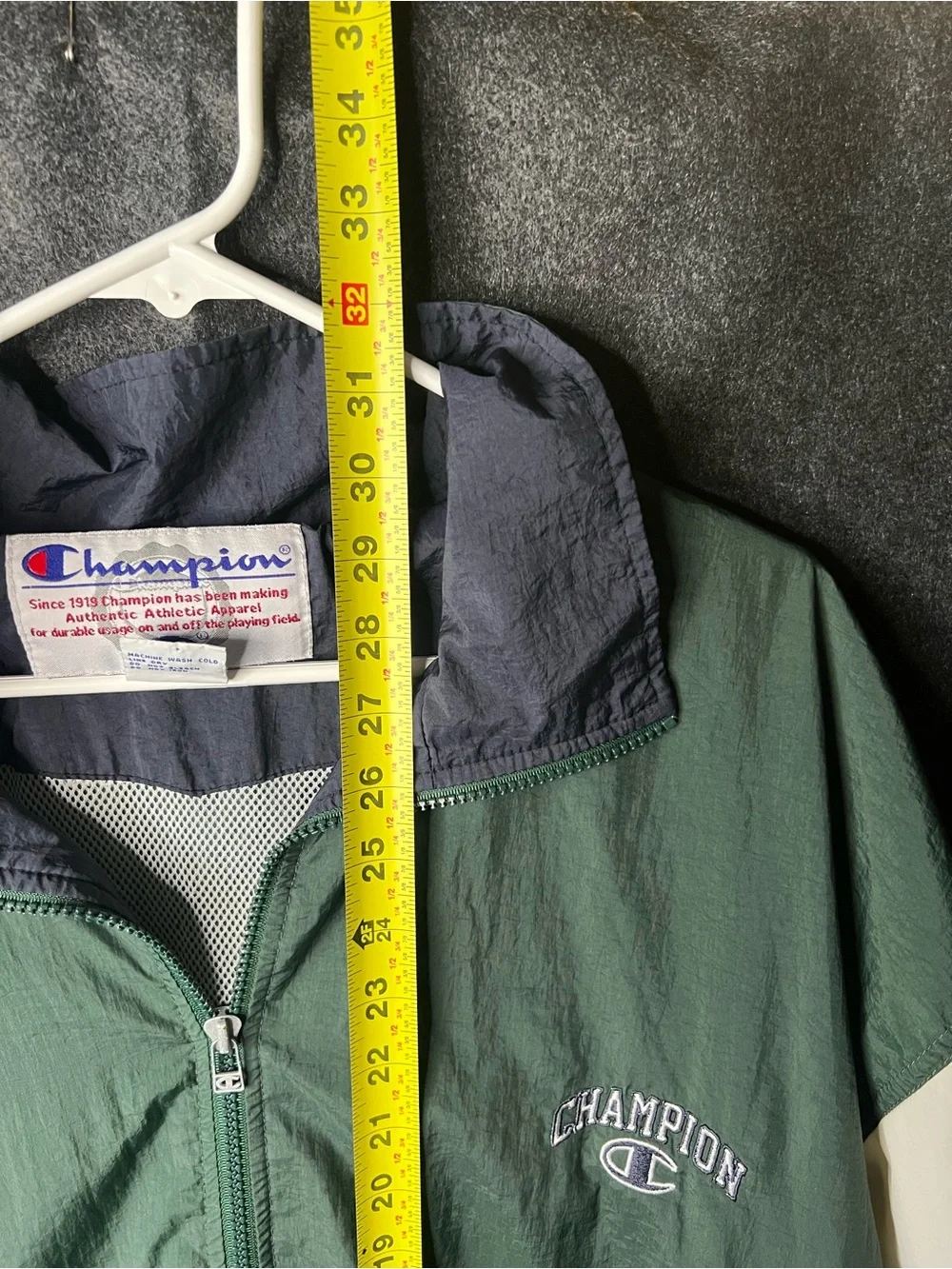 Vintage Champion Logo Jacket Men’s XL Green Full-Zip Pockets Retro Windbreaker